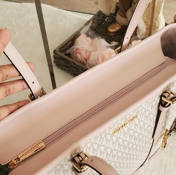 New 🎀 MICHAEL KORS Purse Set Tote LG Vanilla & pink - Picture 8 of 15